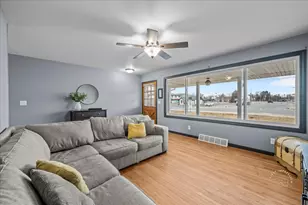 103 Main St, Sugar Grove, IL 60554 - Photo 6