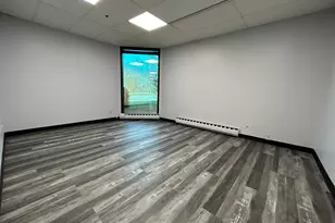 977 N Oaklawn Ave, Elmhurst, IL 60126 - Photo 8