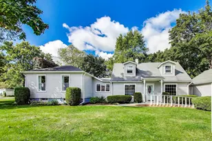 546 Thorndale Ave, Park City, IL 60085 - Photo 2