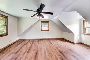 546 Thorndale Ave, Park City, IL 60085 - Photo 20