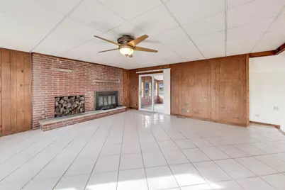 546 Thorndale Avenue, Park City, IL 60085 - Photo 16