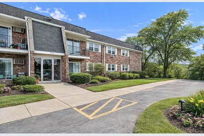 2431 Ogden Avenue #10, Downers Grove, IL 60515 - Photo 2