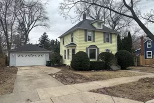 417 N Van Buren St, Batavia, IL 60510 - Photo 2