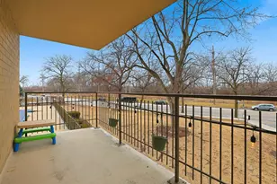 6933 N Kedzie Ave, Chicago, IL 60645 - Photo 16