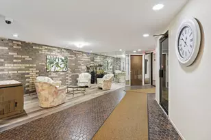 3300 N Carriageway Dr, Arlington Heights, IL 60004 - Photo 2