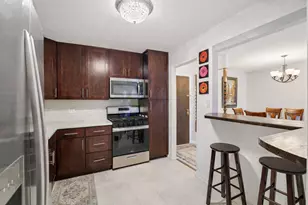 3300 N Carriageway Dr, Arlington Heights, IL 60004 - Photo 10