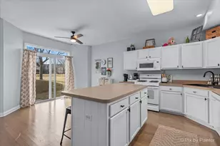 6421 Cherrywood Ct, Fox Lake, IL 60020 - Photo 12