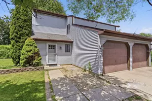 930 Autumn Ln, Aurora, IL 60505 - Photo 1