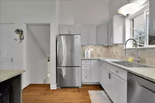 32 W Taylor Rd, Lombard, IL 60148 - Photo 8