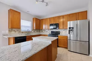 2310 Shiloh Dr, Aurora, IL 60503 - Photo 8