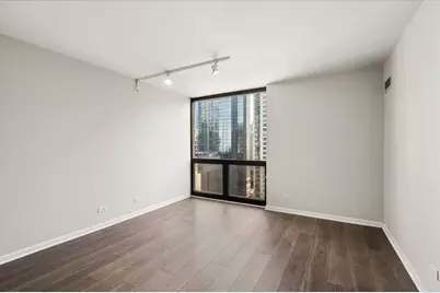 70 W Huron Street #1704, Chicago, IL 60654 - Photo 16