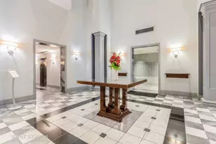 70 W Huron St, Chicago, IL 60654 - Photo 4