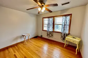 2970 W Nelson St, Chicago, IL 60618 - Photo 20