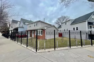 2970 W Nelson St, Chicago, IL 60618 - Photo 2