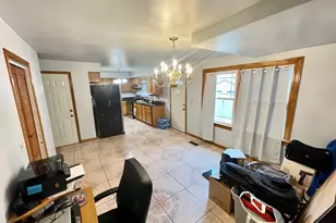 2970 W Nelson St, Chicago, IL 60618 - Photo 8