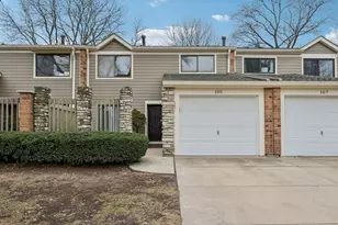 105 W Dover Dr, Mount Prospect, IL 60056 - Photo 1