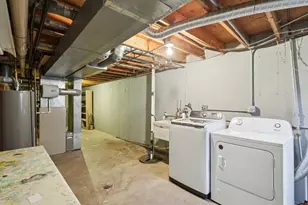 105 W Dover Dr, Mount Prospect, IL 60056 - Photo 32