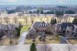 121 Boulder Dr, Lake in the Hills, IL 60156 - Photo 4