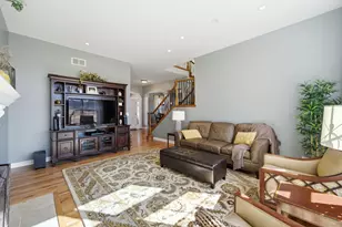 121 Boulder Dr, Lake in the Hills, IL 60156 - Photo 10