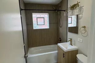 132 Ridge Ave, Evanston, IL 60202 - Photo 12