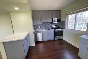 720 Barron Blvd, Grayslake, IL 60030 - Photo 10