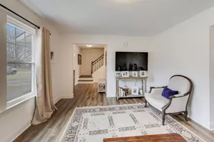 270 Pebblestone Rd, Naperville, IL 60565 - Photo 8