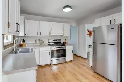 3409 W Bretons Drive, McHenry, IL 60050 - Photo 6