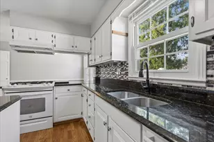 1318 Gamon Rd, Wheaton, IL 60189 - Photo 10