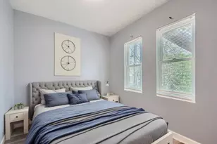 8151 S Bennett Ave, Chicago, IL 60617 - Photo 6