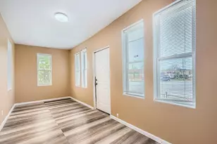 8151 S Bennett Ave, Chicago, IL 60617 - Photo 2