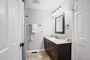 308 Skyvue Ln, Schaumburg, IL 60194 - Photo 14