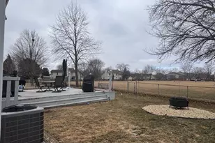 308 Skyvue Ln, Schaumburg, IL 60194 - Photo 4