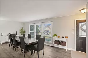 308 Skyvue Ln, Schaumburg, IL 60194 - Photo 2