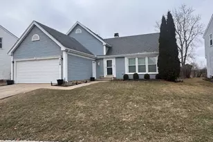308 Skyvue Ln, Schaumburg, IL 60194 - Photo 2