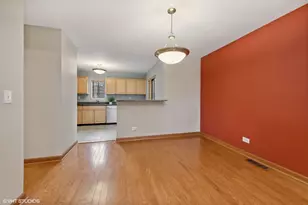 1930 Songsparrow Ct, Schaumburg, IL 60173 - Photo 4