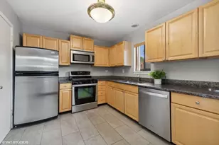 1930 Songsparrow Ct, Schaumburg, IL 60173 - Photo 2