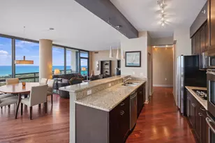 1235 S Prairie Ave, Chicago, IL 60605 - Photo 2