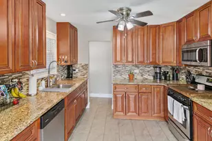 249 N Craig Pl, Lombard, IL 60148 - Photo 6