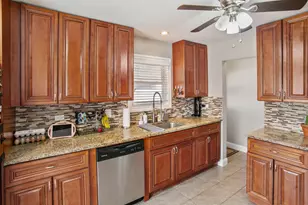 249 N Craig Pl, Lombard, IL 60148 - Photo 8