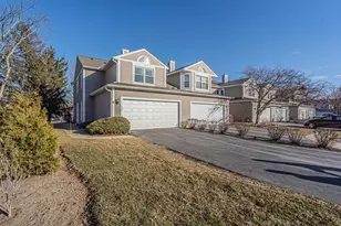 730 Hamilton Circle, Schaumburg, IL 60194 - Photo 1