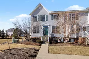 2047 Swan Ln, Batavia, IL 60510 - Photo 2