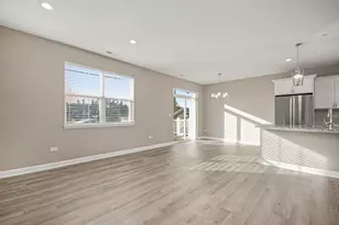 253 Masters Dr, Addison, IL 60101 - Photo 4