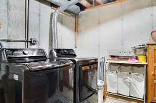 2305 Hartford Ct, Naperville, IL 60565 - Photo 22