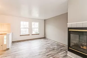 274 Holiday Ln, Hainesville, IL 60073 - Photo 4