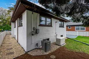 9539 Lorel Ave, Skokie, IL 60077 - Photo 34