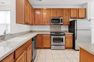 3204 Comstock Ct, Mundelein, IL 60060 - Photo 2