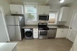 1307 W Morse Ave, Chicago, IL 60626 - Photo 2