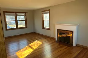 542 Sycamore Rd, Dekalb, IL 60115 - Photo 4