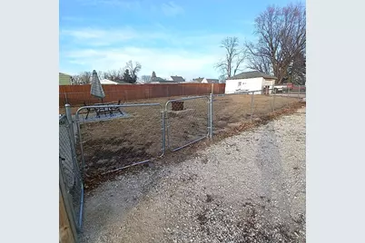 122 S. Beach Street, Kewanee, IL 61443 - Photo 2