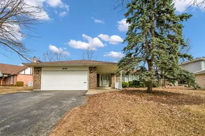 1040 E Grissom Drive, Palatine, IL 60074 - Photo 2